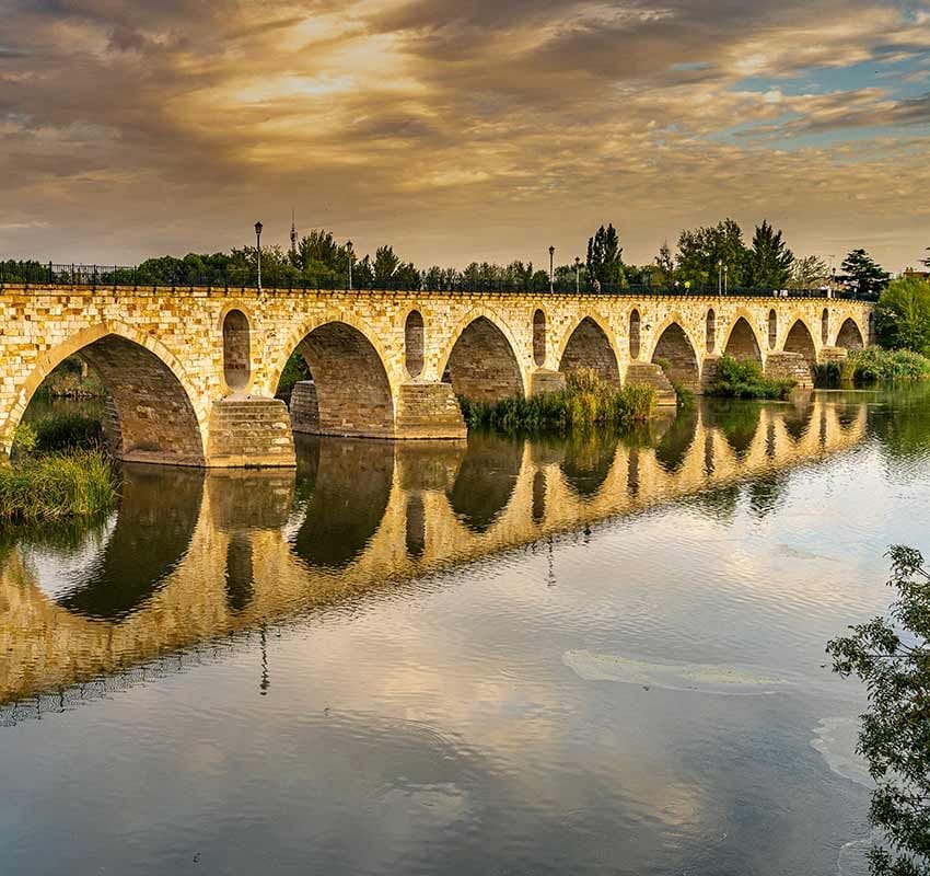 Puente sobre el río Duero a su paso por Zamora