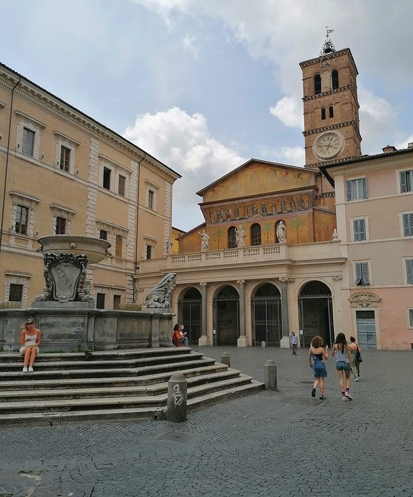 trastevere iglesia exterior