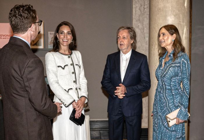 La princesa de Gales junto a Paul McCartney y su esposa, Nancy Shevell Esposa