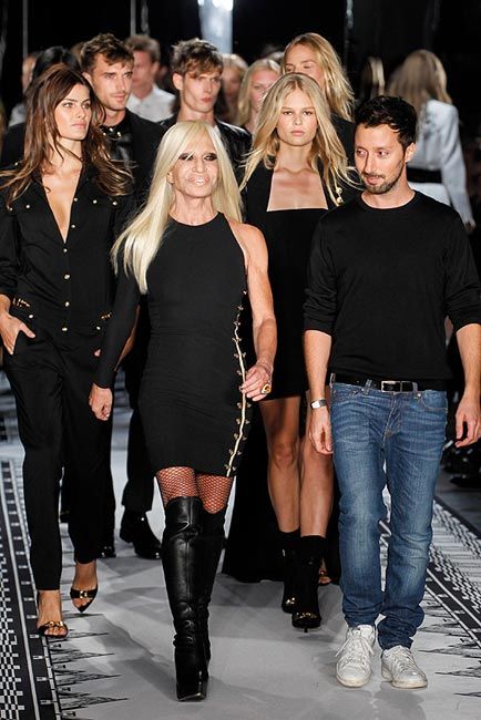 Anthony Vaccarello deja Versus Versace