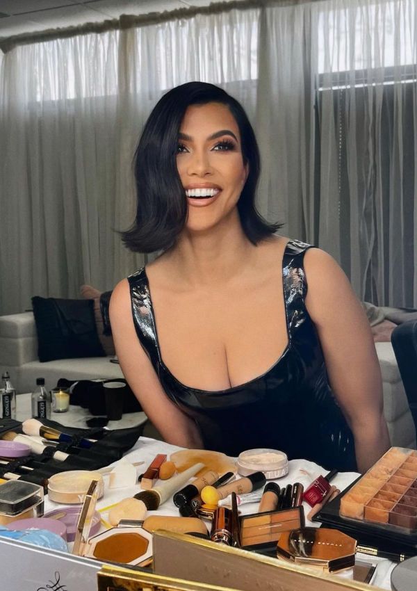 kourtney kardashian maquillaje a