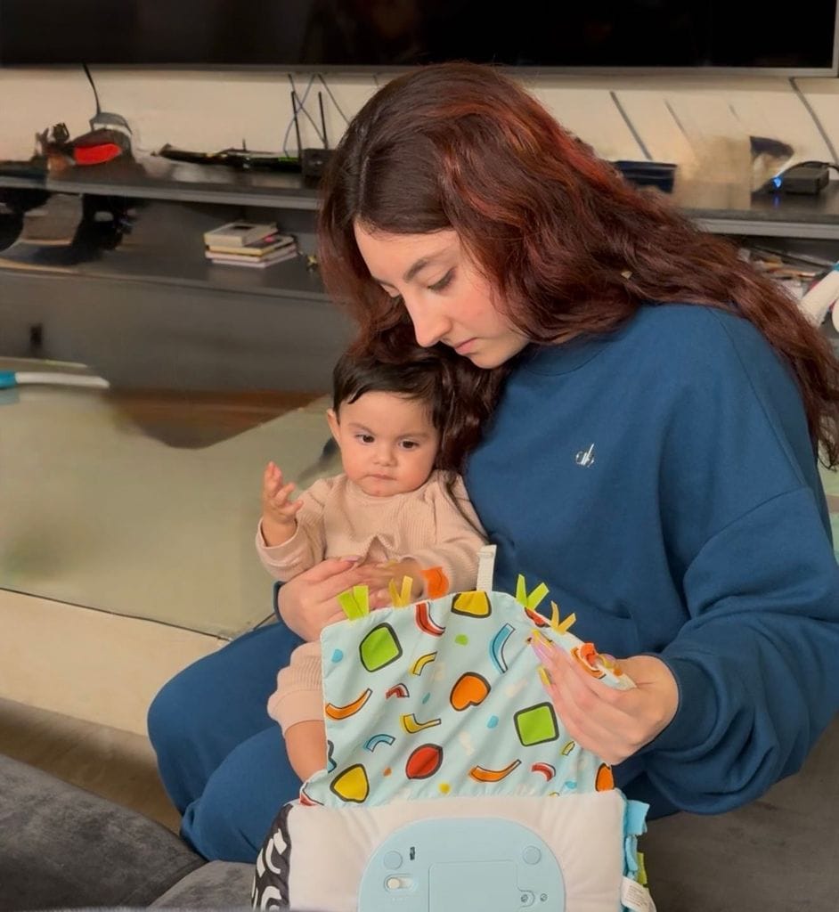 Tessa, José Eduardo Derbez's daughter, reunites her with aunt and godmother Vicky Fayad