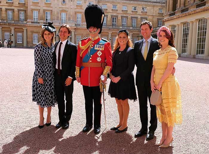 Primera imagen de la familia York tras el compromiso de Beatriz para celebrar los 60 años de Sarah Feguson