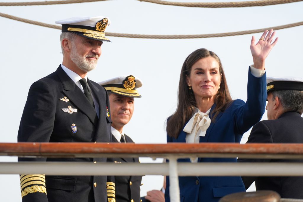 Los Reyes en la salida de Elcano