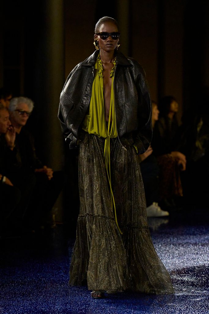 Paris Fashion Week: Saint Laurent Primavera/Verano 2025