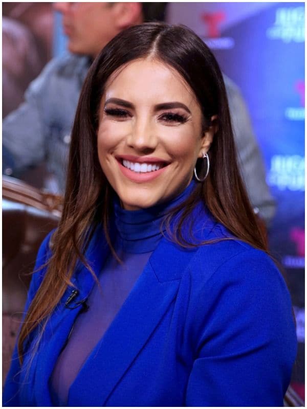 Gaby Espino es Camila en Jugar con Fuego 