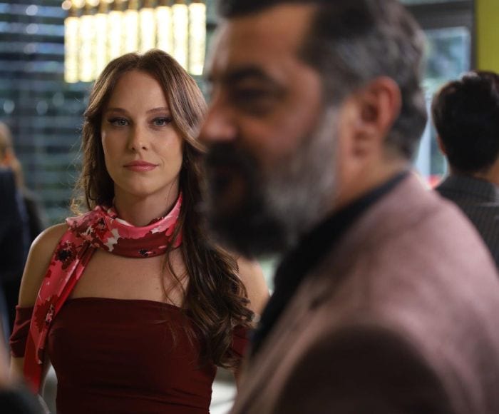 'Hermanos': Süreyya sigue con su doble juego con Akif y Yaman