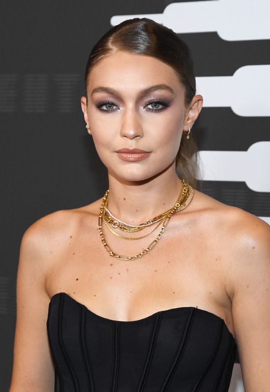 gigi hadid mono raya central