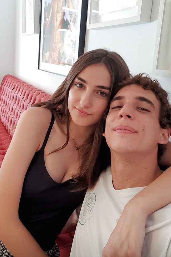 Sandra Escacena comparte su primera foto con Miguel Herrán