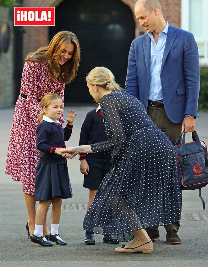 Los duques de Cambridge, George de Cambridge y Charlotte de Cambridge