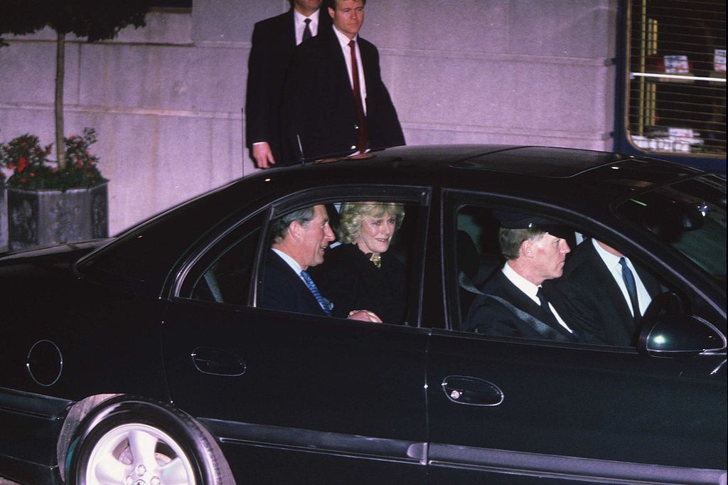 Carlos y Camilla el 28 de enero de 1999 cuando se dejaron fotografiar juntos por primera vez 