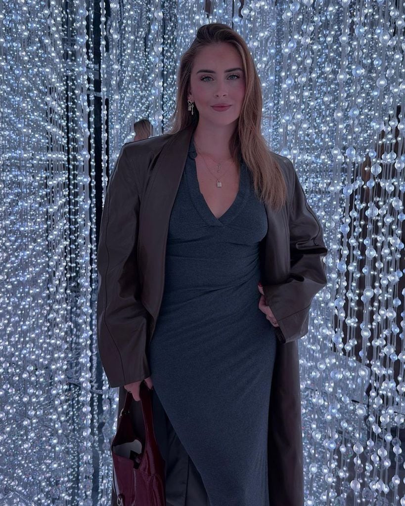 Valentina Ferragni con gabardina de piel