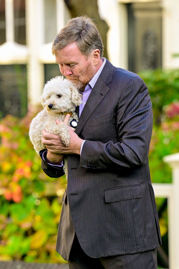 Guillermo de Holanda con su perro 'Mambo'