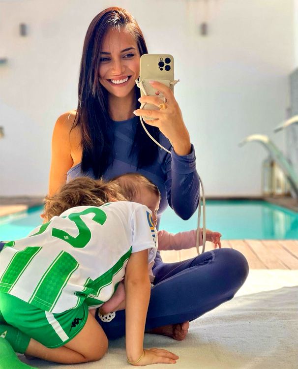 Lorena Sánchez con sus hijos