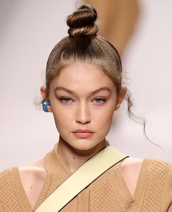 peinados faciles recogido messy gigi hadid 1a