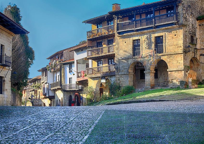 Bonito pueblo de Santillana del Mar en Cantabria