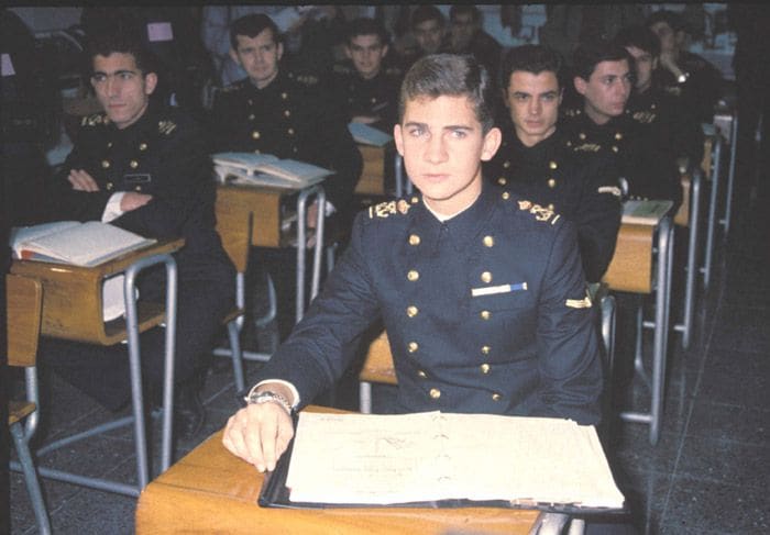 rey Felipe en la Escuela Naval Militar de Marín