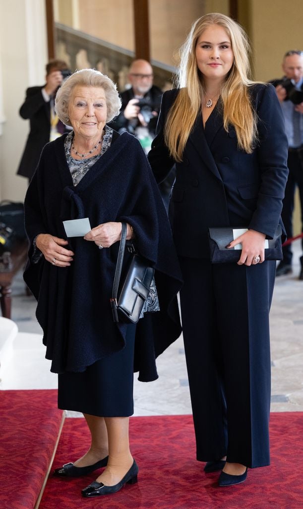 Amalia de Países Bajos traje Buckingham