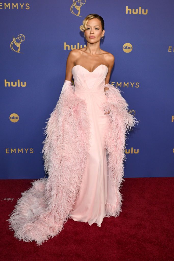 Rita Ora en los Emmy Awards 2024