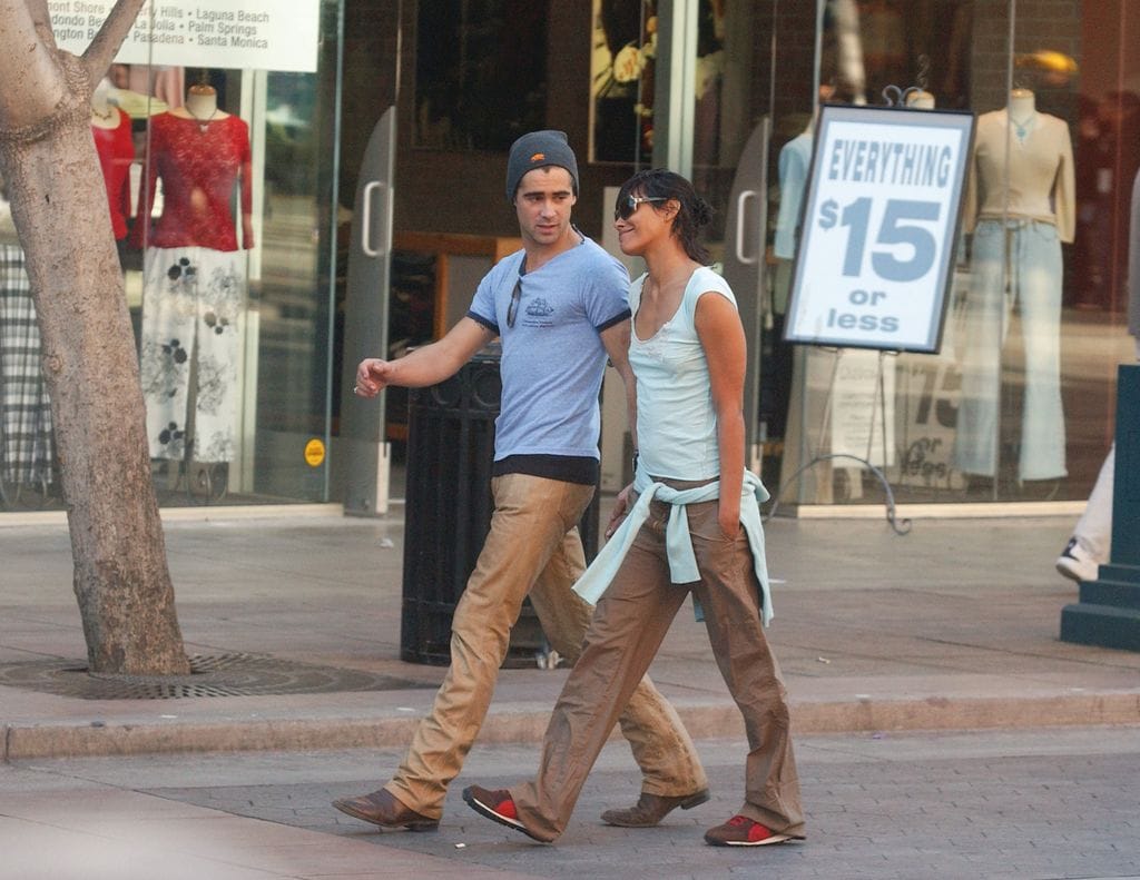 Colin Farrell y su expareja Kim Bordenave en Los Ángeles, febrero 2003