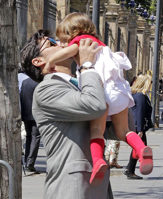 Francisco Rivera, Lourdes Montes y su hija Carmen en la Semana Santa de Sevilla