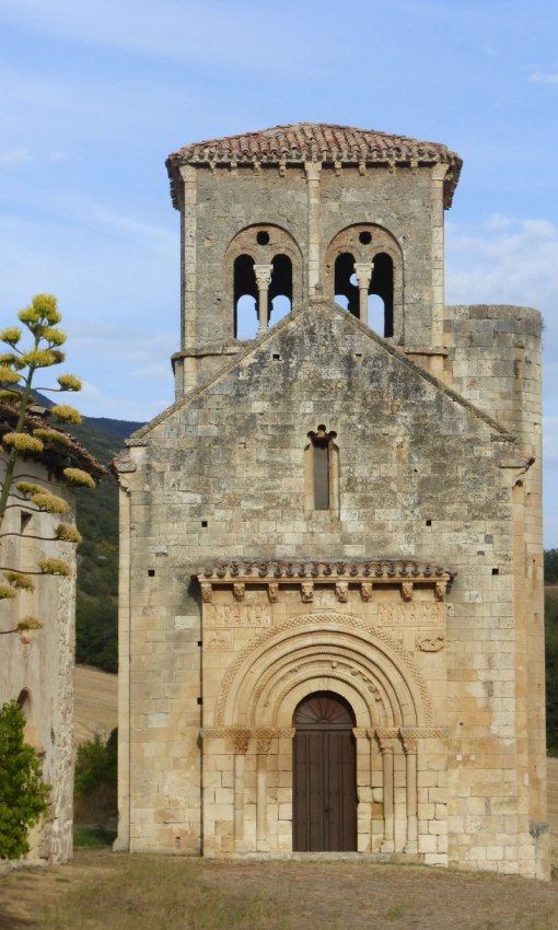 Iglesia de San Pedro de Tejada.