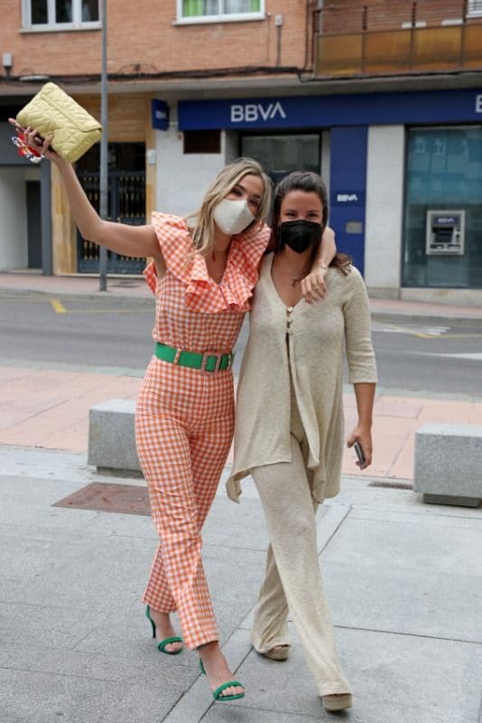 María García de Jaime y Tomás Páramo bautizan a Catalina