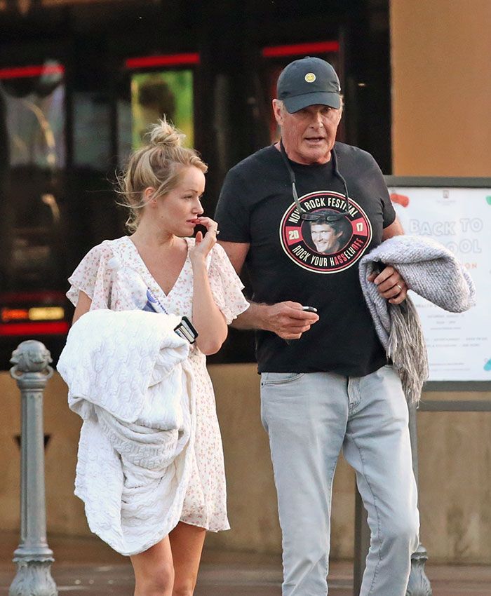 David Hasselhoff y Hayley Roberts