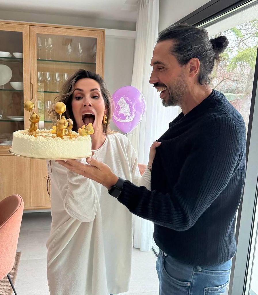 Malú comparte una fotografía celebrando su cumpleaños con su hermano