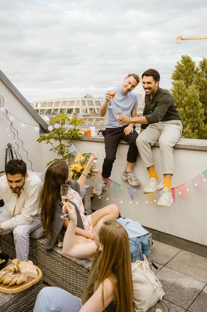 amigos terraza casa