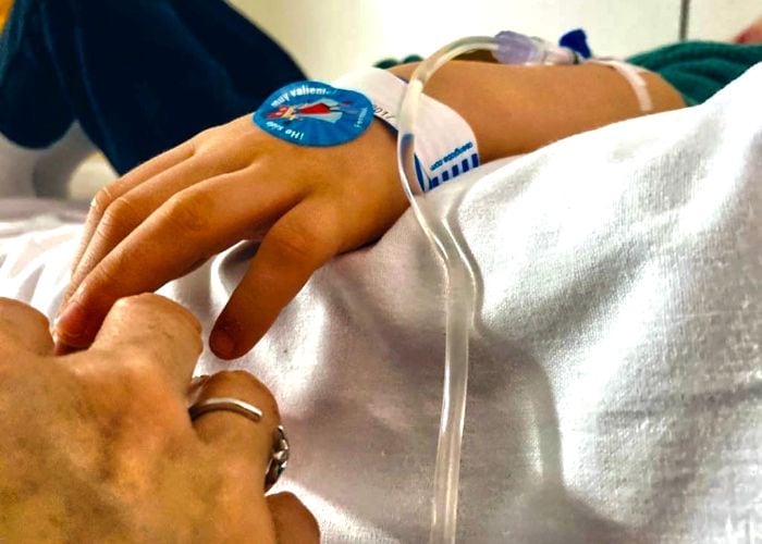 Roke, el hijo de Iñaki López y Andrea Ropero, ingresado en el hospital