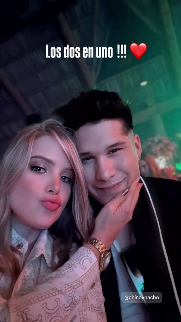 Chyno Miranda acudió a la boda de Nacho acompañado de su pareja Astrid Falcón.