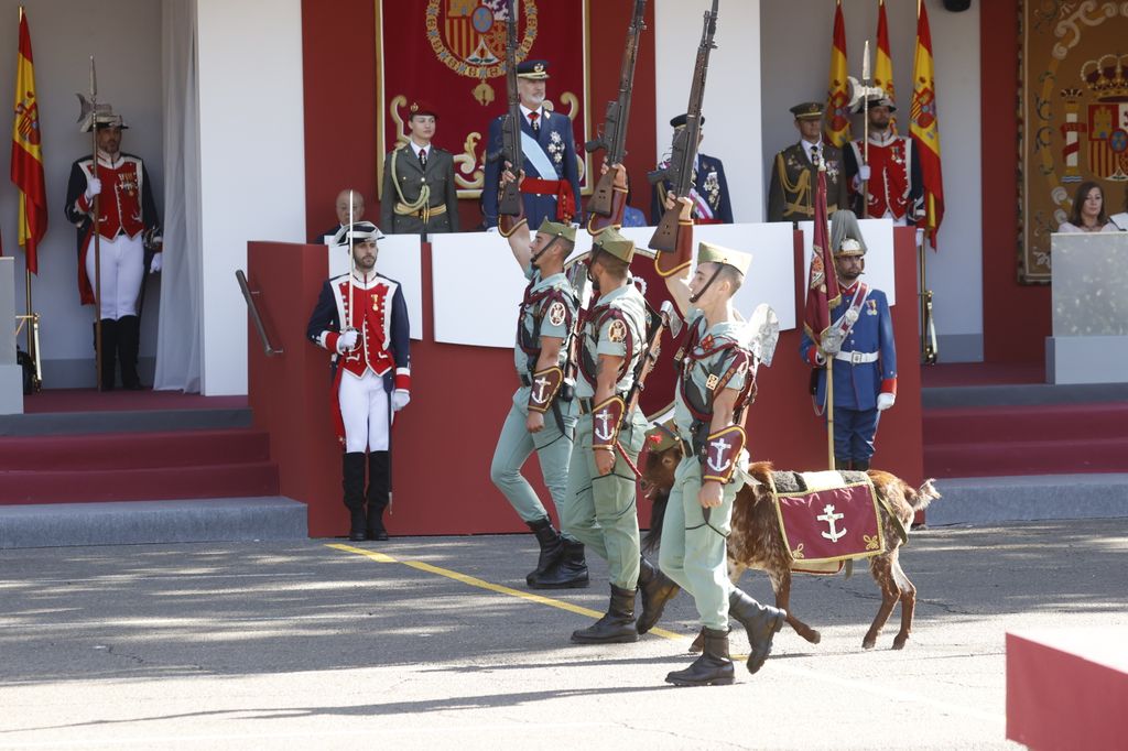 Reyes Felipe y Letizia con la princesa Leonor el 12 de octubre de 2023