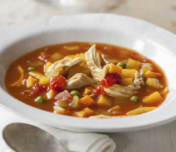 Sopa minestrone de pavo al aroma de tomillo