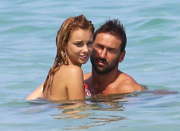 Marko Jaric, exmarido de Adriana Lima, ha sido fotografiado con una atractiva rubia en las playas de Miami
