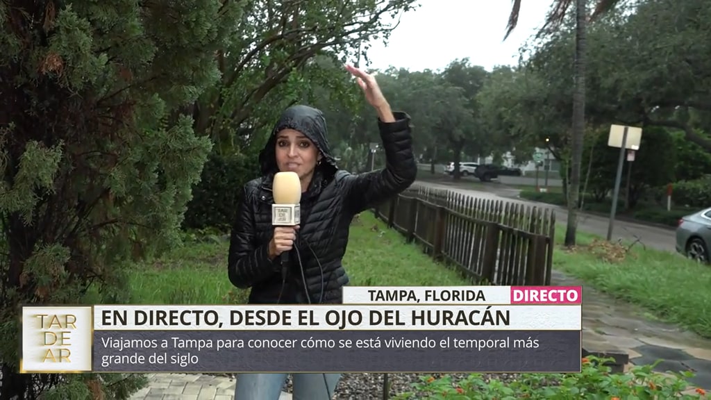 Rosa Conde en directo en 'TardeAR' en durante el huracán Milton en Florida