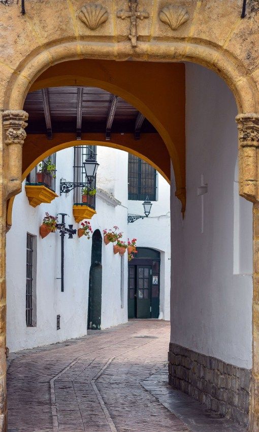 bonita calle de utrera en sevilla