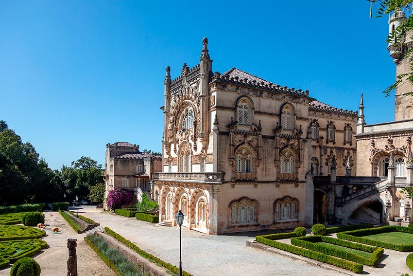 Jardines del palacio Bussaco en Luso, Portugal.