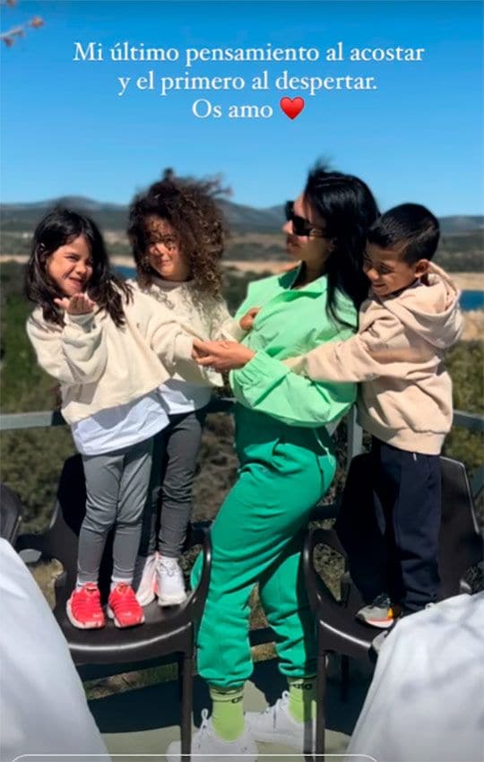 Georgina Rodríguez con sus hijos