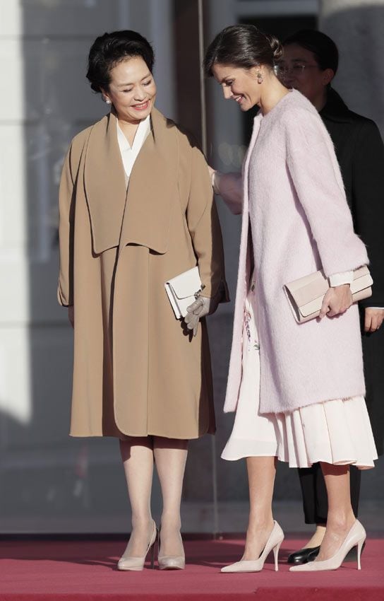 Los Reyes reciben al presidente chino y a su esposa con honores en el Palacio Real