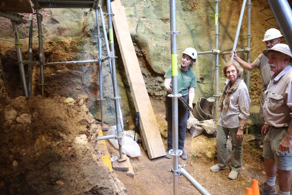 Reina Sofía en los yacimientos de Atapuerca el 18 de julio de 2024