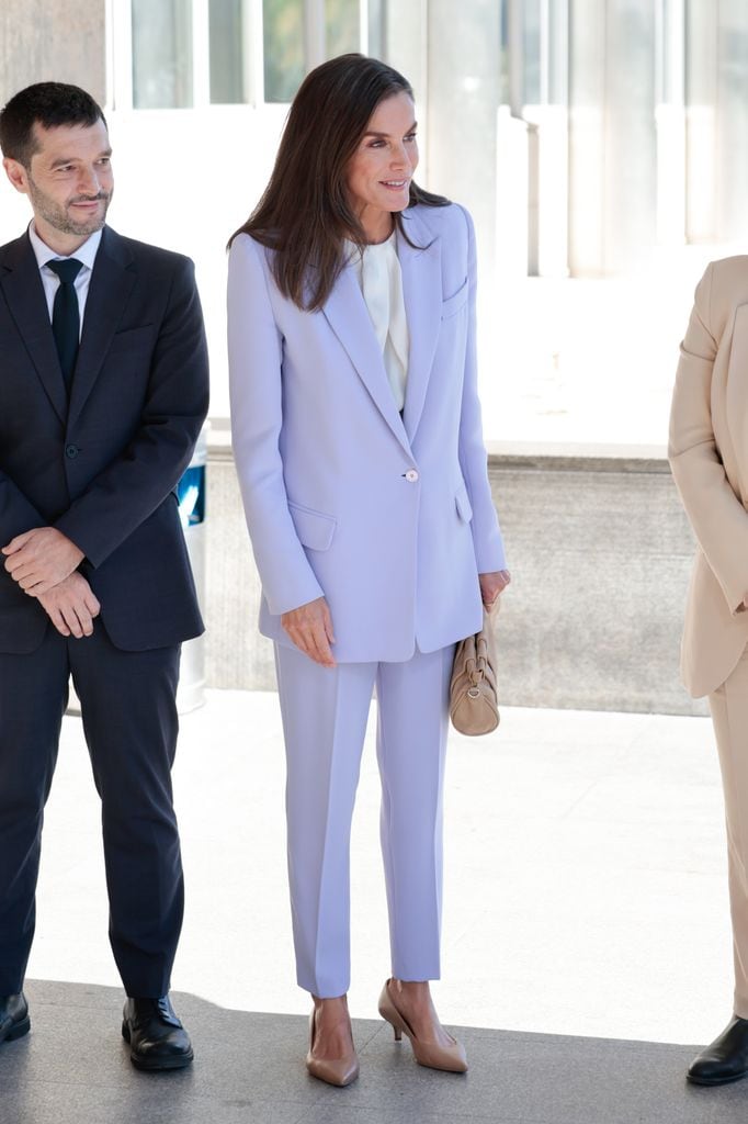 Queen Letizia and her Spanish work look at the Casa de la Radio