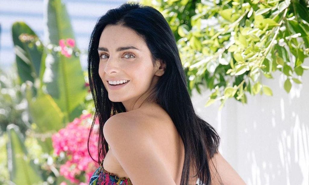 Aislinn Derbez