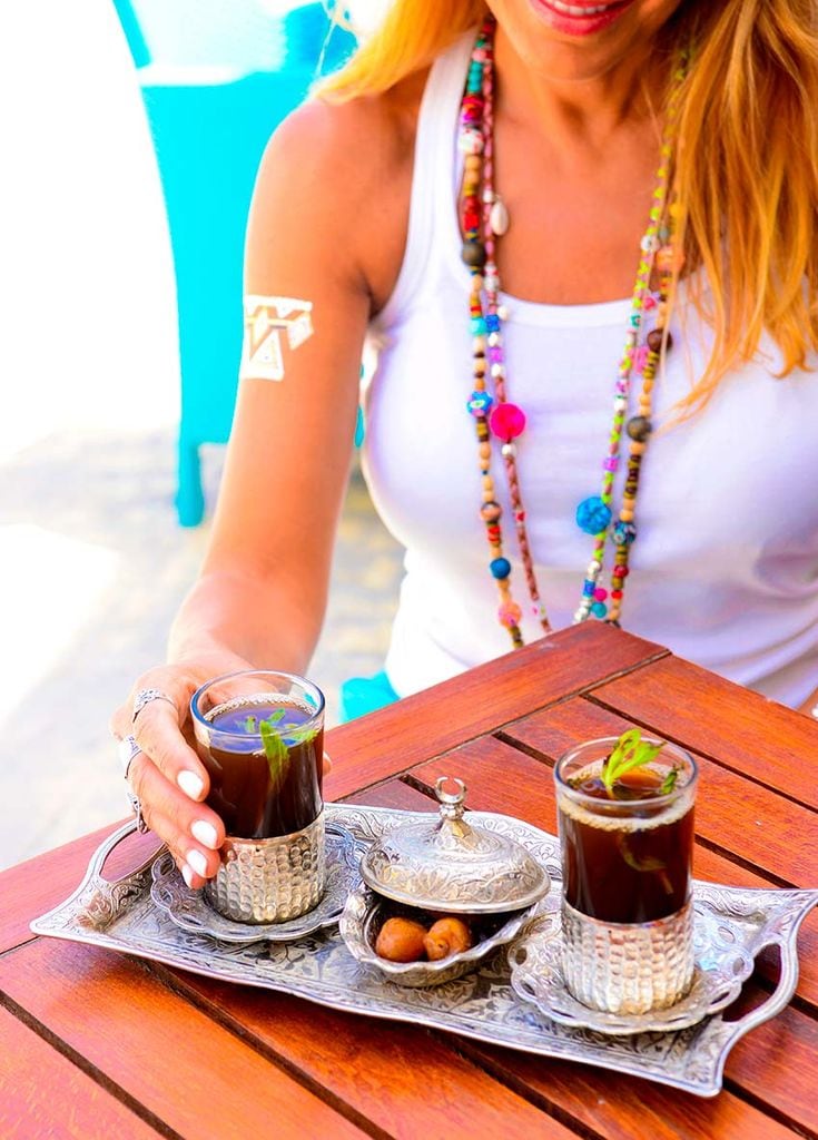 Té a la menta en un zoco de Djerba, Túnez