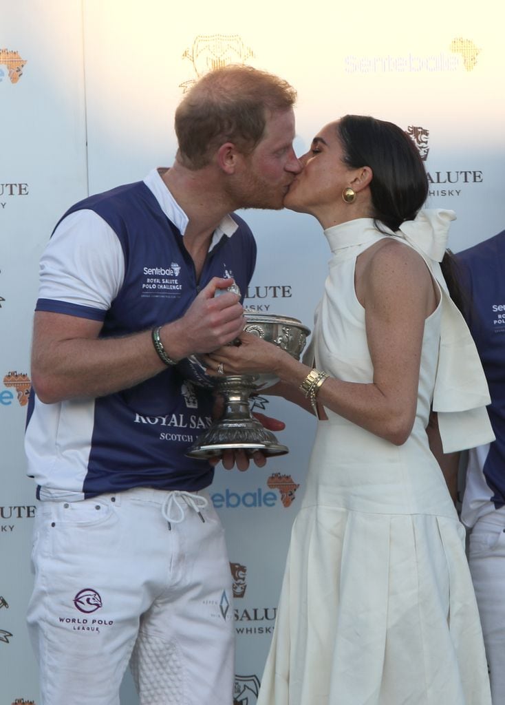 El príncipe Harry y Meghan Markle tras un torneo de polo