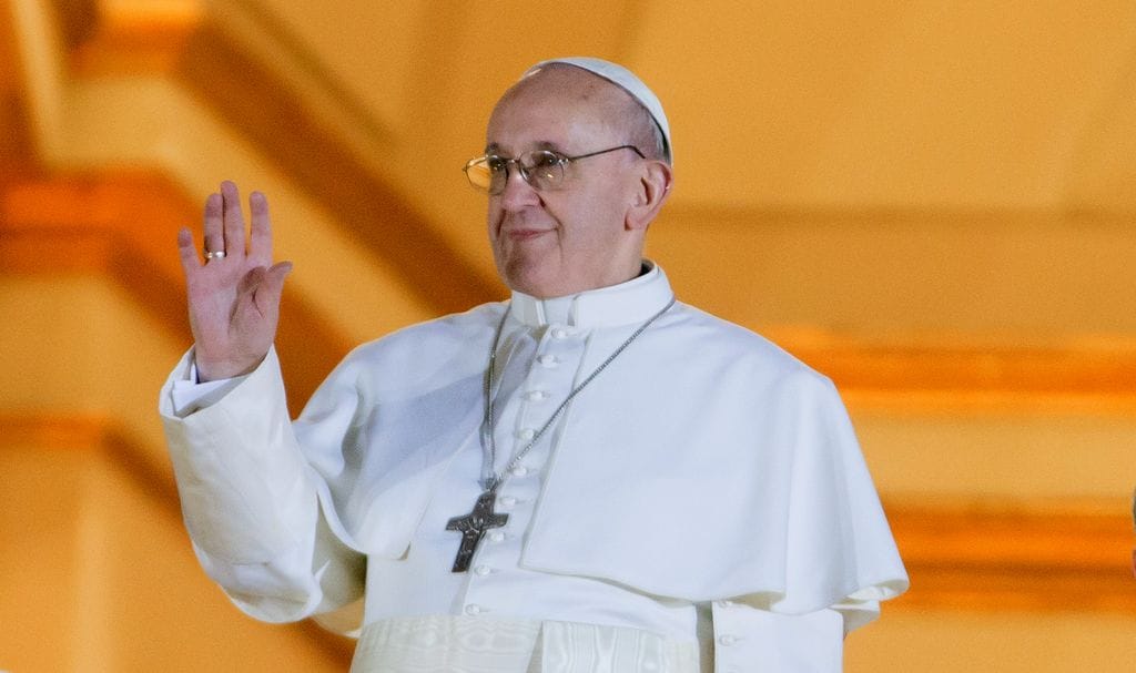 El papa Francisco en el balcón de San Pedro en el Vaticano