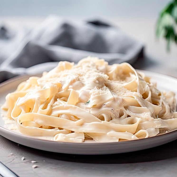 Plato de pasta Alfredo