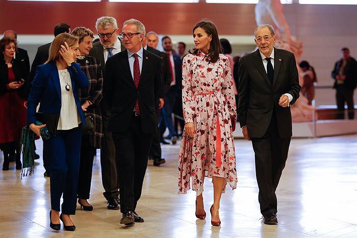 La reina Sofía y la reina Letizia, juntas de compras en la tienda más solidaria