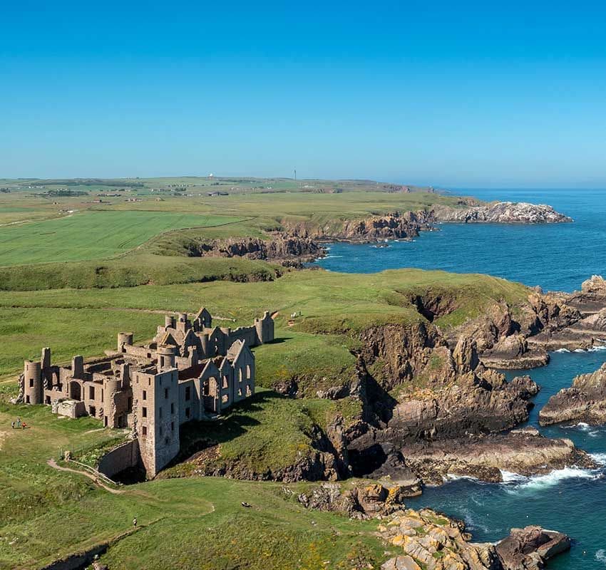 Localizaciones de la serie The Crown: castillo de Slains, Escocia