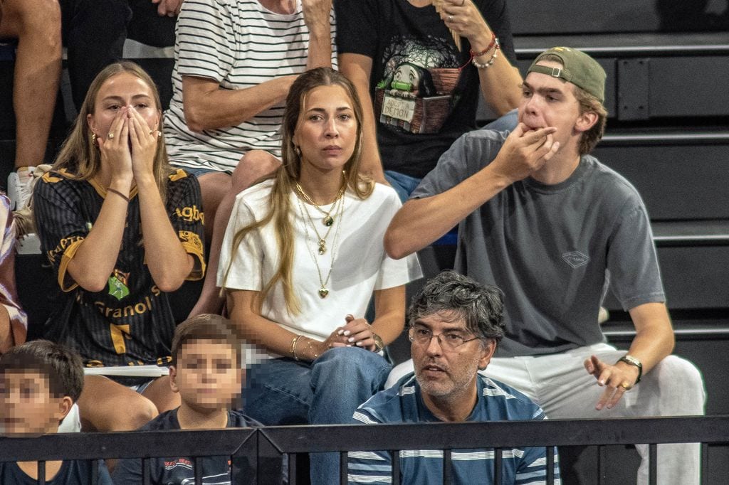 Johanna Zott, Olympia Beracasa y Miguel Urdangarin en el partido de Pablo Urdangarin a 07 de Septiembre en Granollers (España)